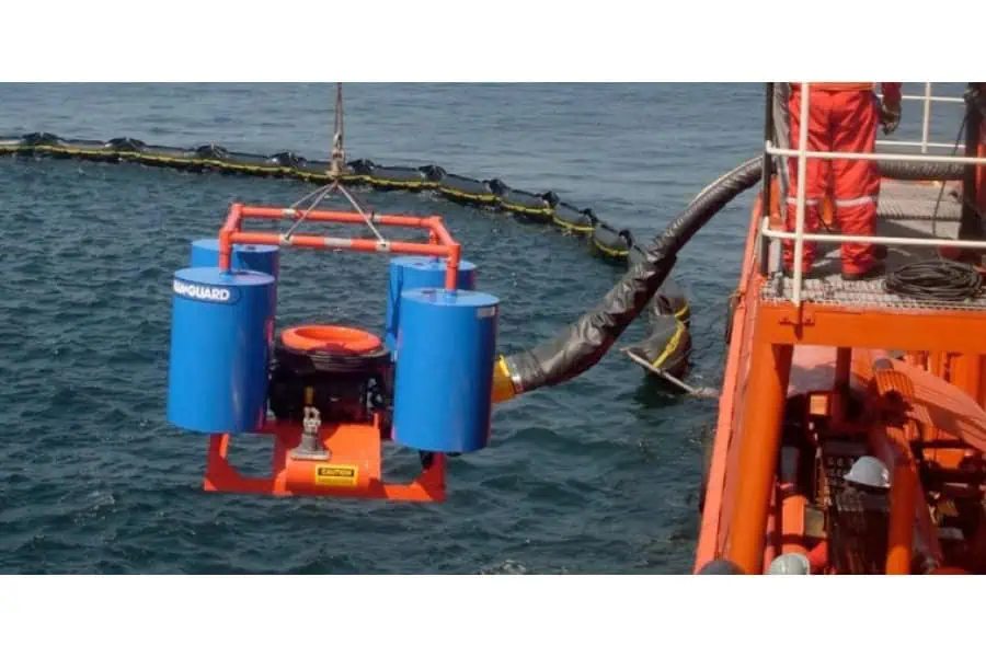 oil skimmers and pumps,spill recovery equipment