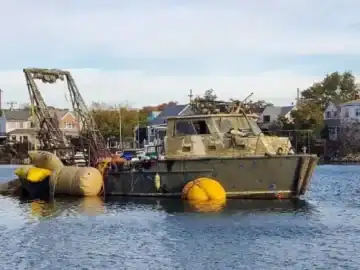 AirLift Bag lifting a salvage vessel