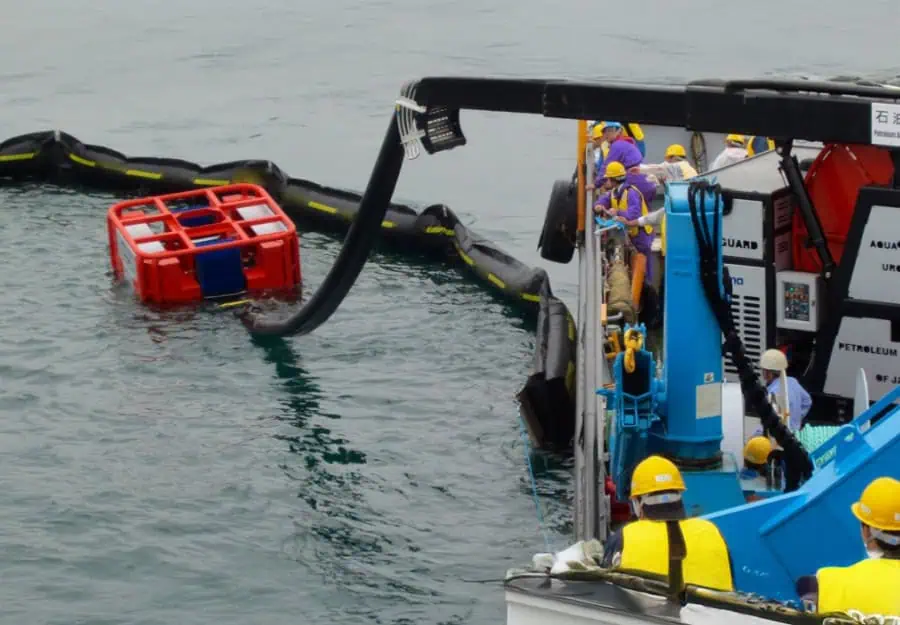 oil skimmers and pumps,spill recovery equipment